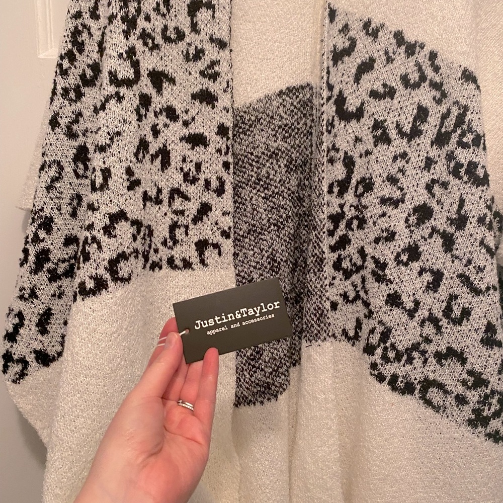 NWT White and Black Shoulder Wrap with Leopard Print Detail